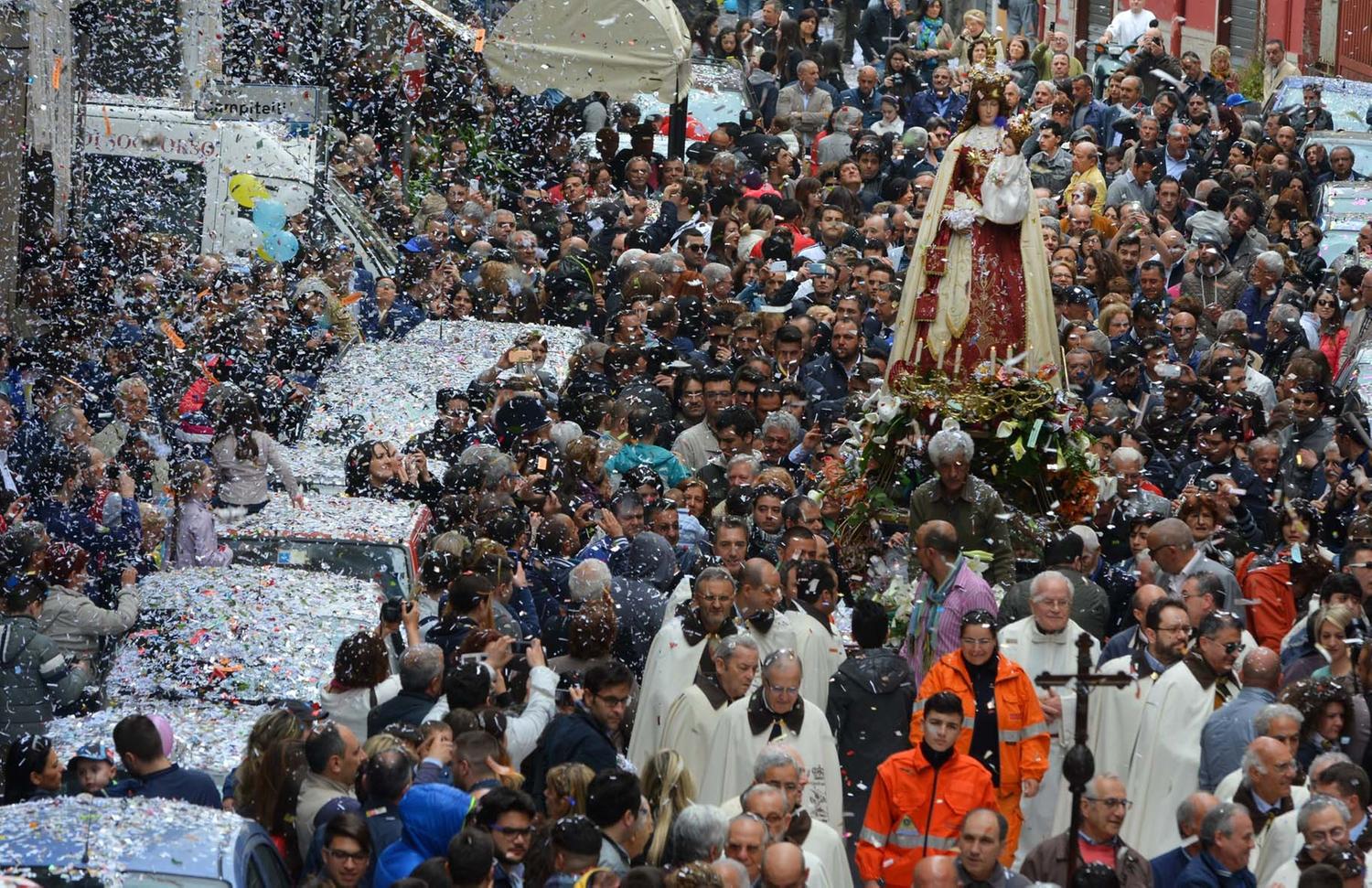 Pagani Al Via I Festeggiamenti Per La Madonna Delle Galline Il