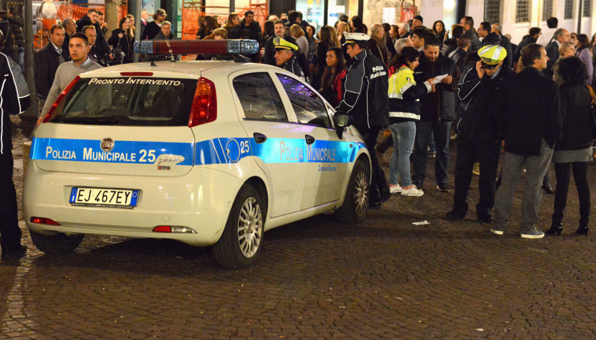 Pericolo assembramenti per Natale a Salerno, in strada altri 70 vigili urbani
