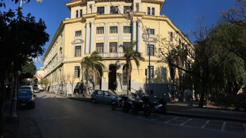 Salerno, lite tra studenti al liceo Tasso: giovane sparato con una pistola a piombini