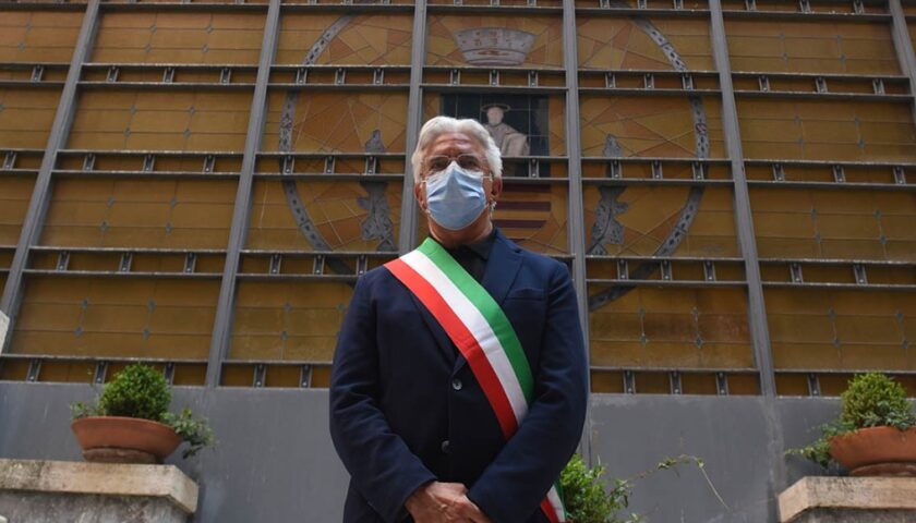 Assembramenti a Salerno, il sindaco: “Pronto a chiudere le piazze della città”