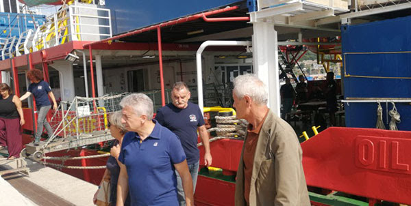 Nave bloccata nel porto di Salerno da 9 giorni, il deputato Mari: il decreto migranti va abolito