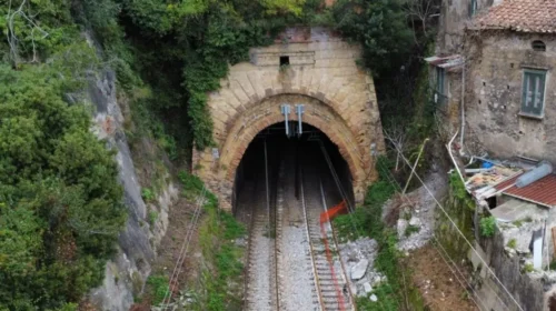 M5S, Cammarano: “Continua l’odissea per i pendolari della linea storica Napoli-Salerno”
