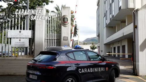 Salerno, in  fuga per evitare i controlli e aggredisce i carabinieri: arrestata