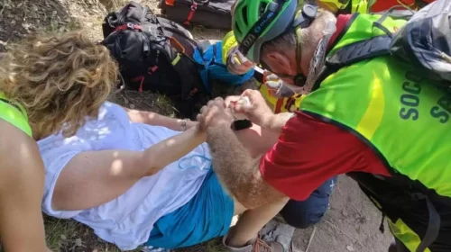 Escursionista accusa malore sul Sentiero degli Dei: salvata e portata in ospedale
