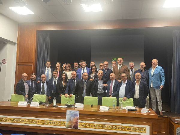 GRANDE SUCCESSO PER IL SEMINARIO SUL DECRETO SALVA CASA ORGANIZZATO A SALERNO DAL COLLEGIO DEI GEOMETRI #adessonews